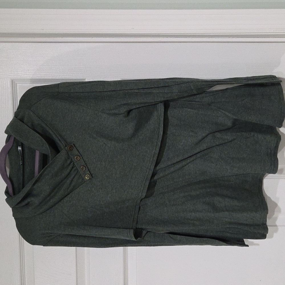 Long sleeved nursing top